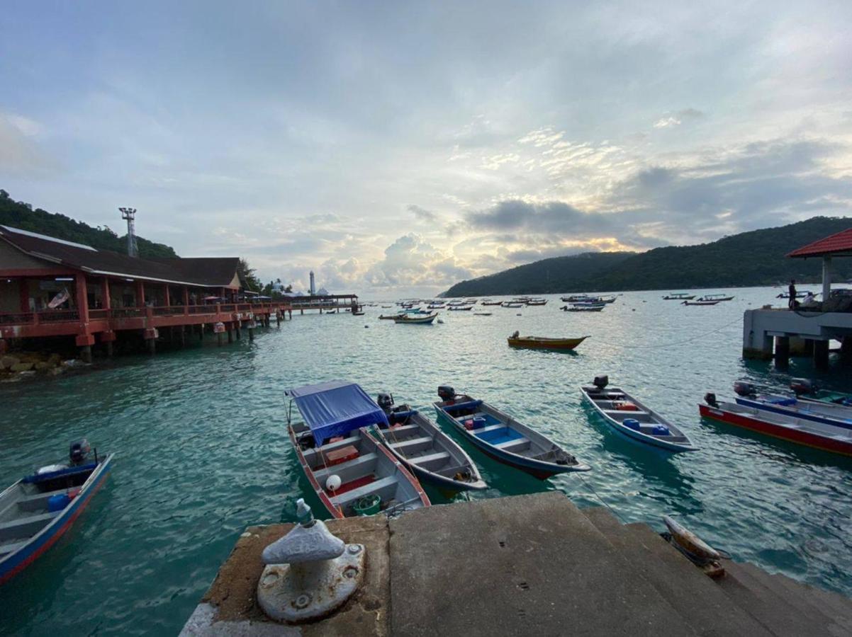 Perhentian Hazipah Hotel Kampong Pasir Hantu Exterior photo